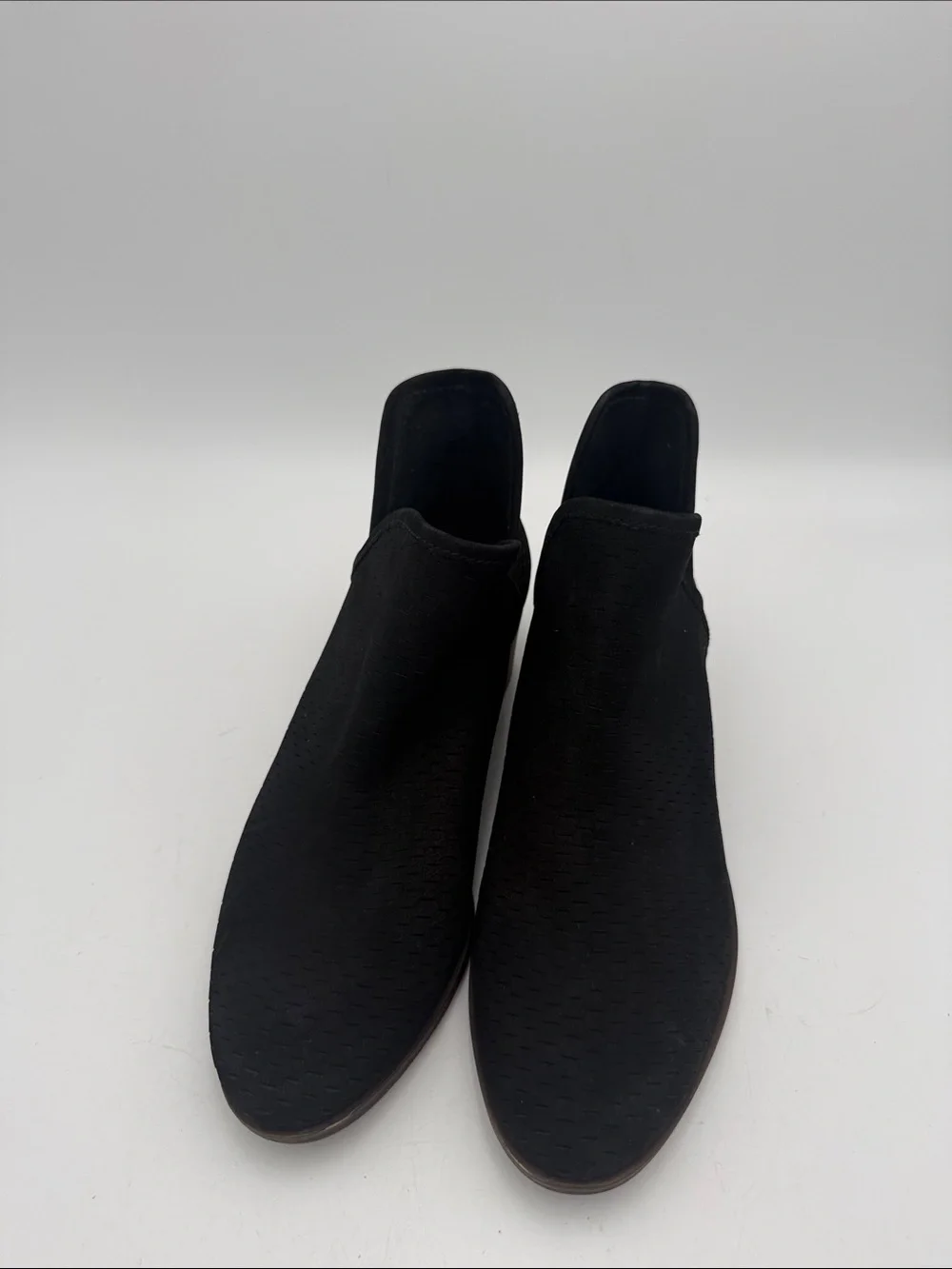 Lucky Brand Black Low Heel V-Cut Ankle Booties women 9M casual festival suede